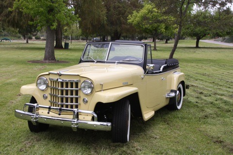 Willys Jeepster top open